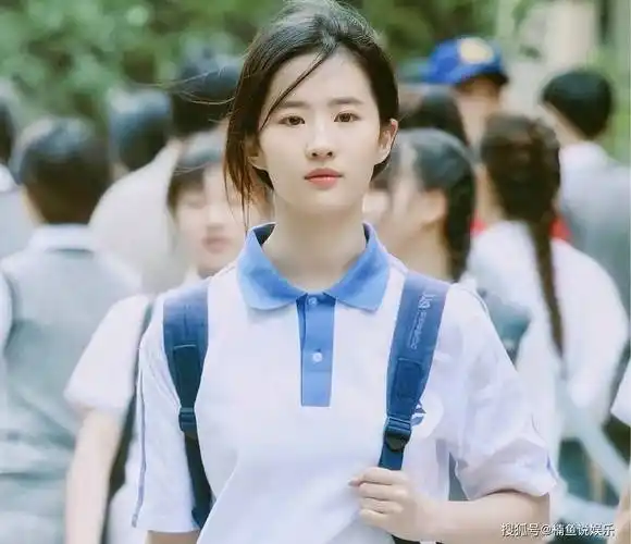 刘亦菲自爆上学时没人追,看了她的学生照后,换我我也不敢追_时候_气质