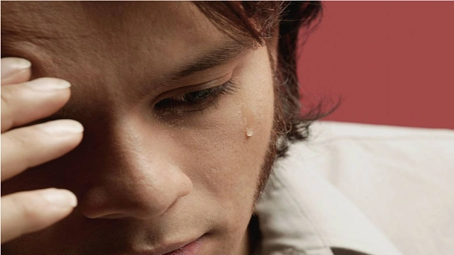 塔罗占卜:4个男人,哪个的眼泪最伤感?测哪样类型男生最吸引你