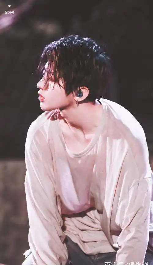 蔡徐坤身上有三点让人羡慕的地方,第三点男性魅力十足_皮肤_肌肉_什么