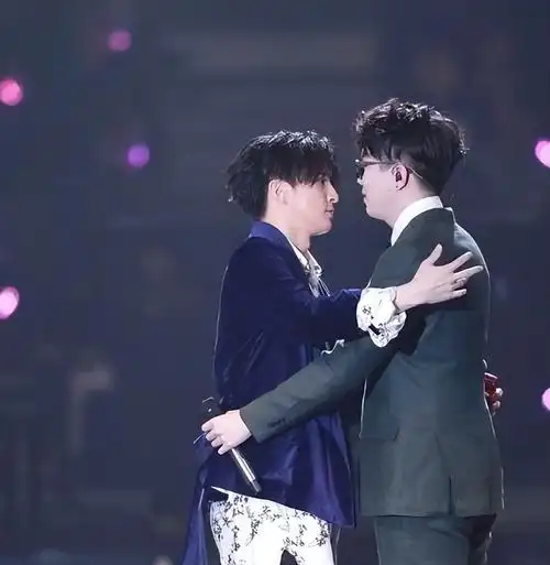 活该火一辈子的明星:岳云鹏走红不忘搭档,薛之谦拼命救毛不易