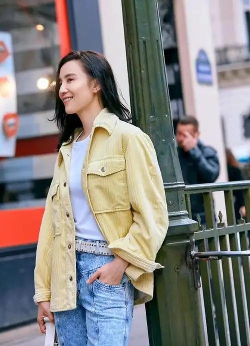 明星宋佳穿搭(宋佳真是机场时尚第一人)(11)