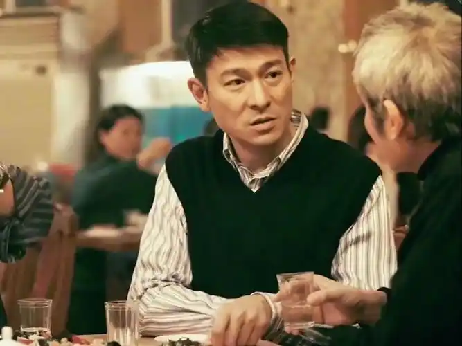 刘德华演大少爷,吃饭挑剔,只有桃姐能满足他的胃口