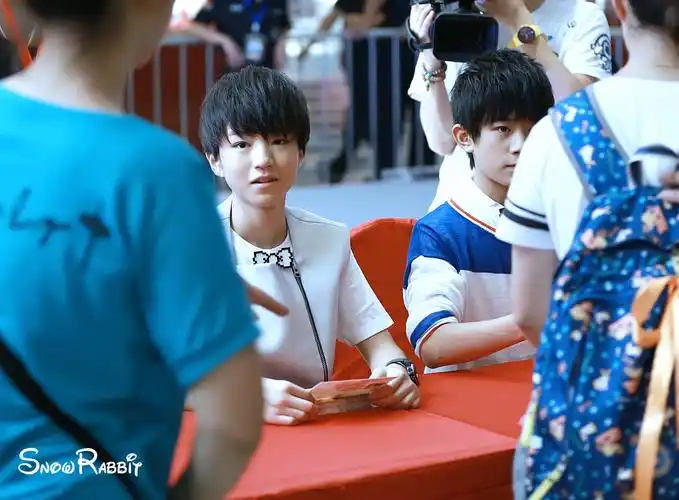 王俊凯140803tfboys一周年活动