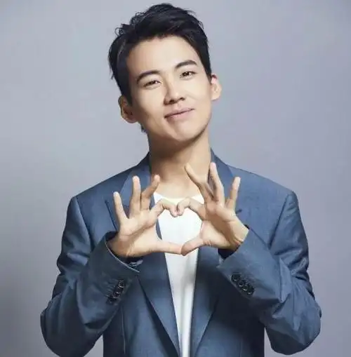 郭麒麟:用实力证明自己,逆袭走上属于自己的舞台,最终绽放光芒