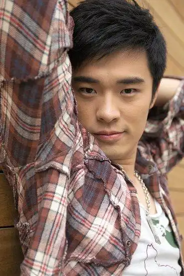 爱情公寓男一号曾小贤---陈赫(长乐人)女友 资料图片