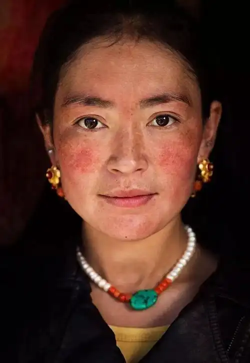 5年走过60多个国家,她拍遍了全世界最漂亮的女人