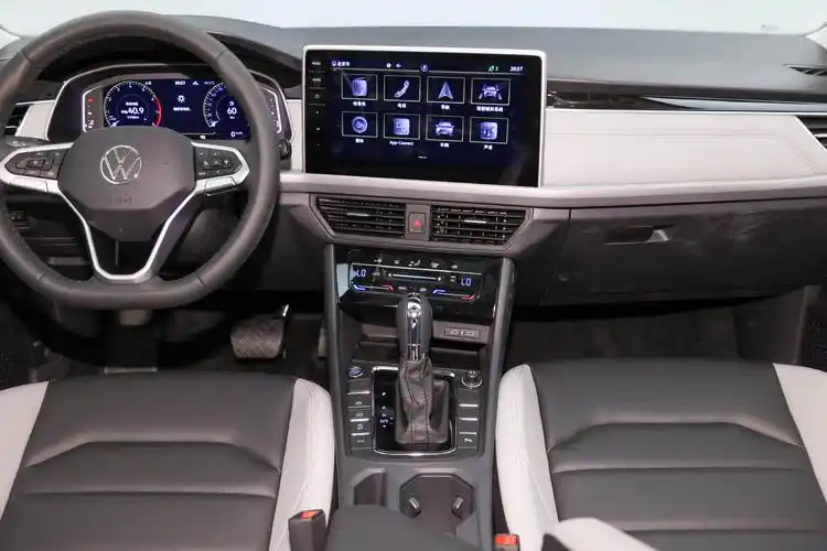 【2023款 宝来 280tsi 双离合尊行版汽车报价_图片_参数配置】-易车_