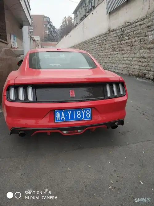 看看这是什么车有眼镜蛇的标志