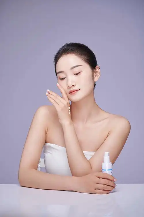 女性女人护肤美容美妆人物精修摄影图片