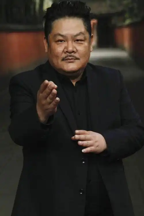 香港影坛的10位殿堂级男配角,吴孟达入榜,刘洵堪称"千面如来"-质信十