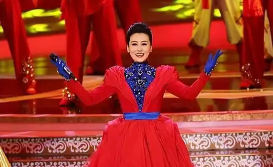 歌手谭晶嫁科学家丈夫37岁高龄生下双胞胎生活幸福和睦