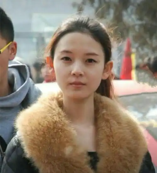 陈瑶多年前素颜照曝光,和现在差距大!网友明星也曾非主流过!