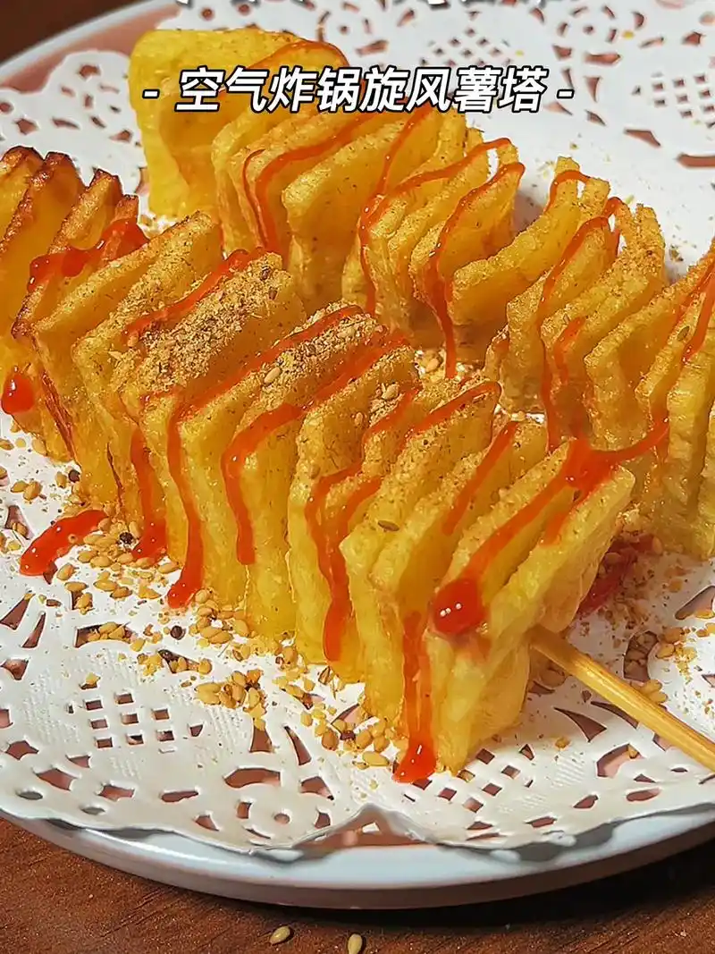 土豆都有吧!只需两根筷子就能做夜市很火的旋风薯塔,又香又脆太 - 抖