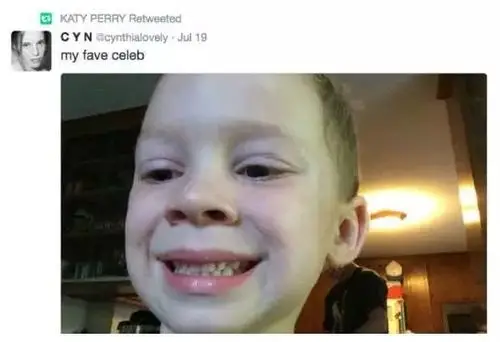 假笑男孩开微博凭假笑成世界第一网红哈哈哈有毒