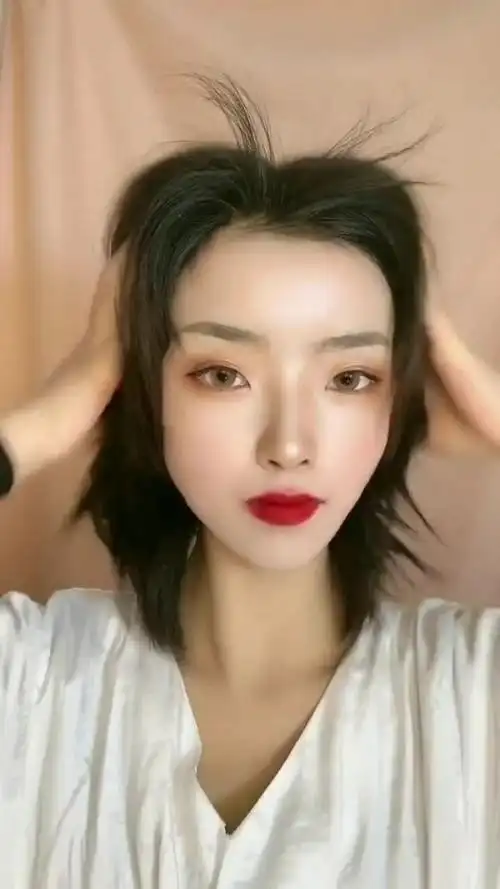 看我的小虎牙好看吗?我好喜欢