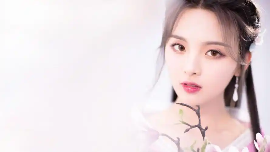 村民们都收藏了哪些杨超越1080p以上分辨率的电脑桌面或者手机壁纸