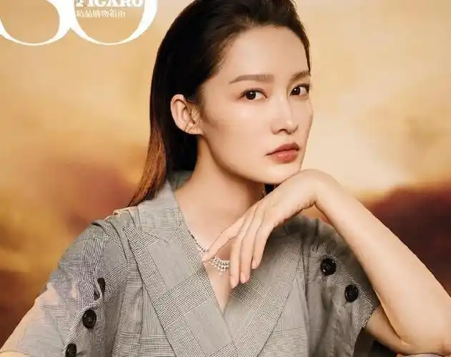 黄景瑜李沁心动大片出炉,两人穿情侣装出镜超养眼,网友:好磕