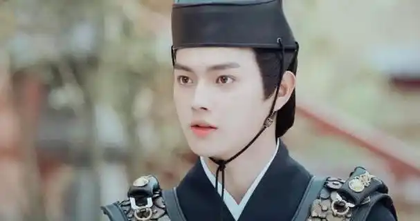 播出的第一部电视剧《凤囚凰》,剧中饰演侍卫"沈遇",剧本的改编与服化