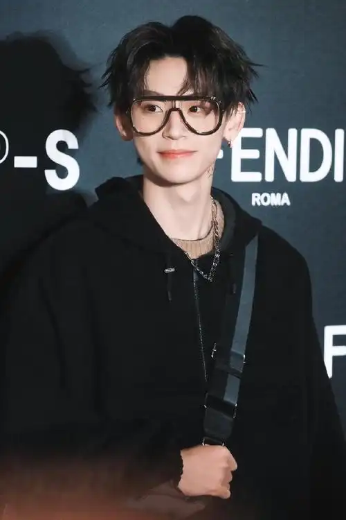 小鬼王琳凯《我们的歌》燃爆舞台,真正的虽败犹荣