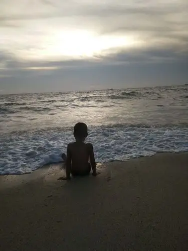 静静的坐着,思考人生呢