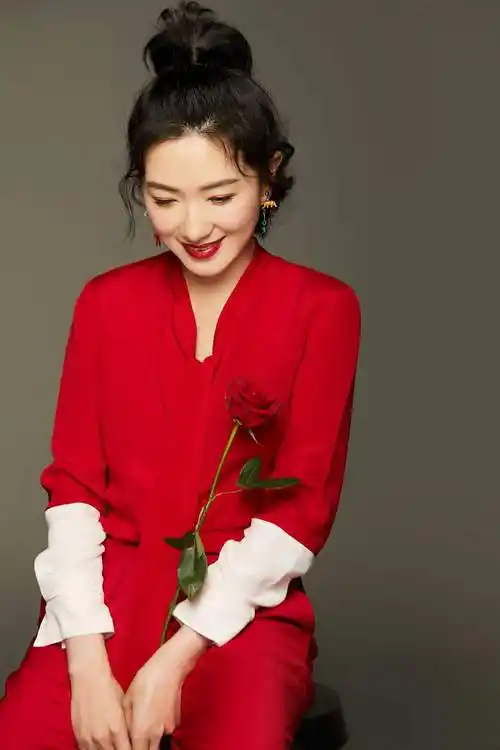 41岁万茜,妩媚性感美好动人!_音乐_人们_实力