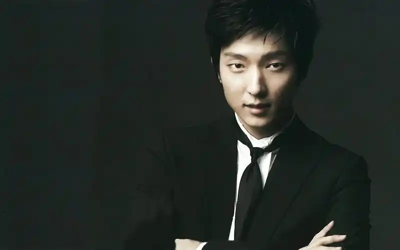 > 李准基韩流巨星高清壁纸(1440×900)