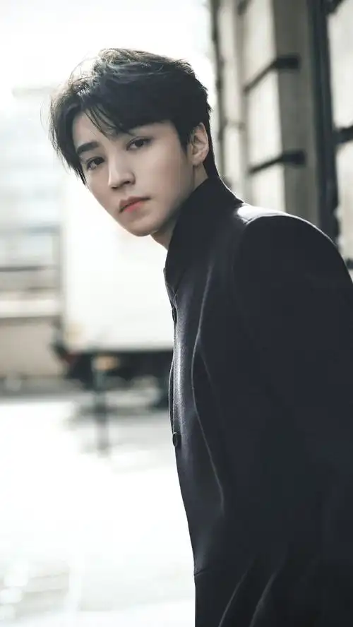 王俊凯绝美东方骨相##王俊凯每年把东方纯帅带出去##王俊凯巴黎首装