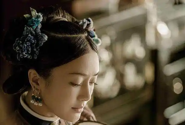 延禧攻略:张嘉倪饰演的香妃美艳动人,登场当晚就被乾隆翻了牌子_顺妃_