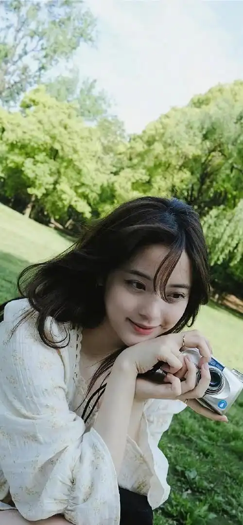 欧阳娜娜甜美可爱手机壁纸