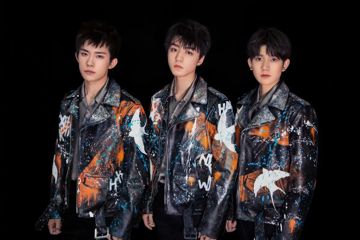 tfboys全员集结,第四次与你们共度跨年夜.