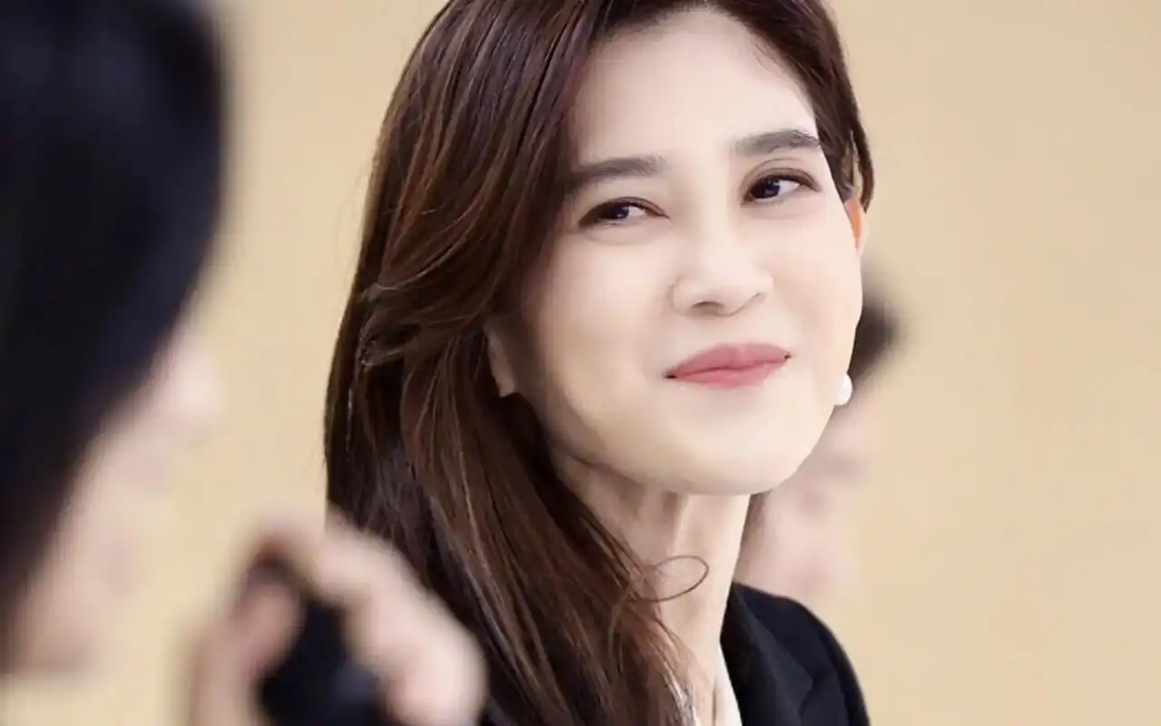 #李富真 虽然自带清冷感,但笑起来却截然不同 - 抖音