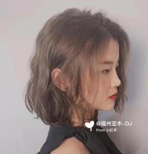 法式烫发这款法式烫发蛋卷头对于圆脸妹纸很友好喔只要不是很大的脸型