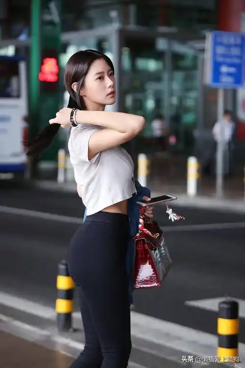 168cm的黄金三围腰臀比,亚洲最美"性感花瓶"_身材_美女_章若楠