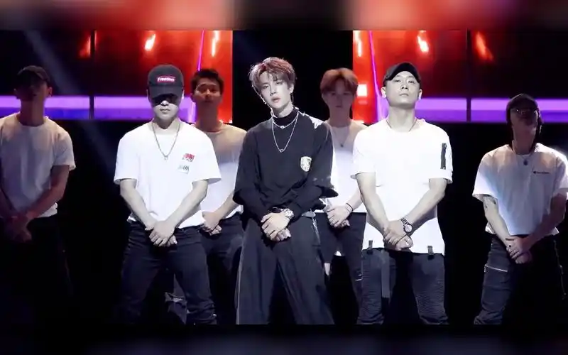 【王一博||吹灰舞】只有三场也要一键换装_哔哩哔哩_bilibili