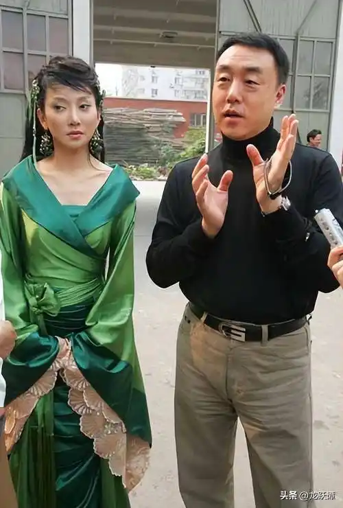 郎昆三婚三离,一婚是女导演王冼平,二婚是歌手思浓,三婚是名模马艳丽