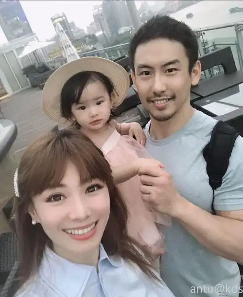 万蒂妮老公什么职业啊