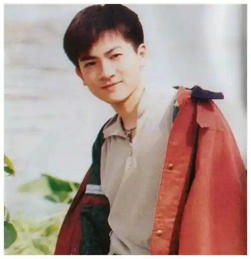 看看当年年轻的苏有朋,颜值高到可以轻松吊打现在的小鲜肉们不是