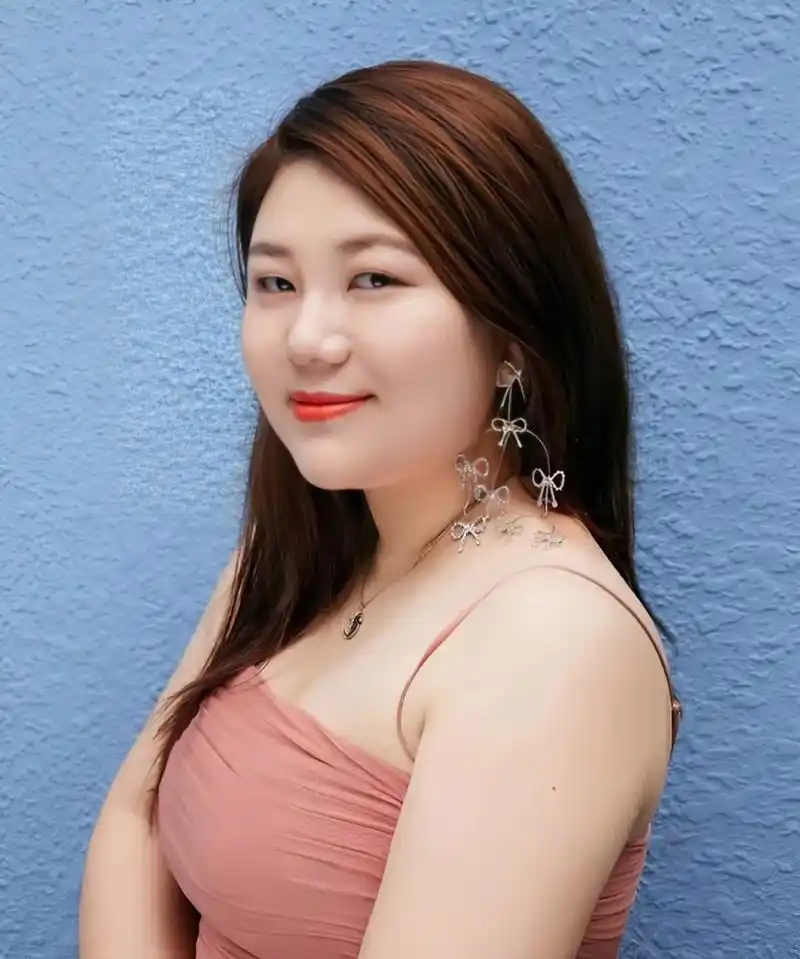 她身上贴着很多标签,不仅是经纪人,还有