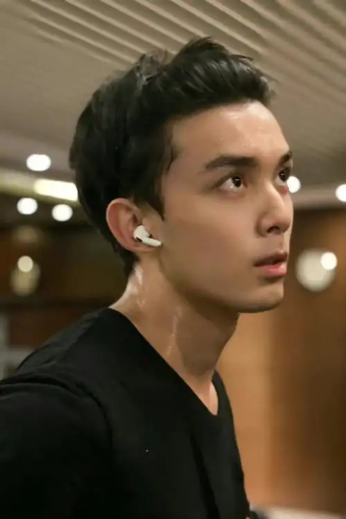 吴磊健身三宫格随拍