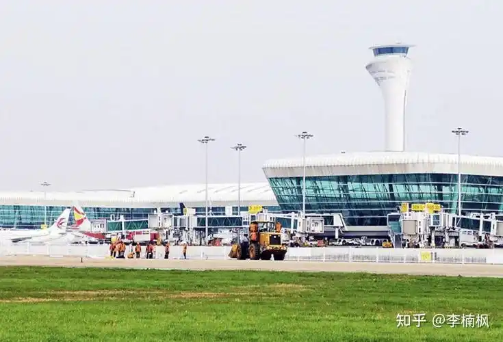 武汉天河机场第三跑道年底投运未来将成华中第一大综合交通枢纽