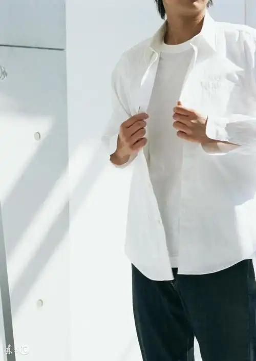 如果不小心把衣服手甩的时候变形了要怎么处理