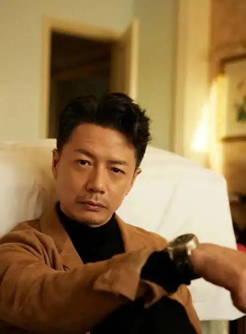 回顾好演员段奕宏38岁娶日籍小师妹成名后哪敢抛弃患难之妻