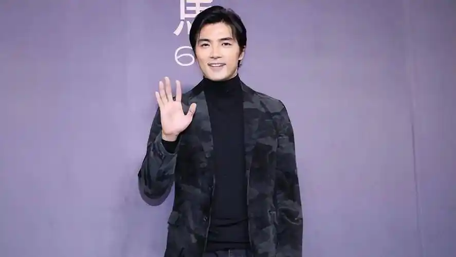 贺军翔涉刑事案件震惊娱乐圈,住所遭警方搜查