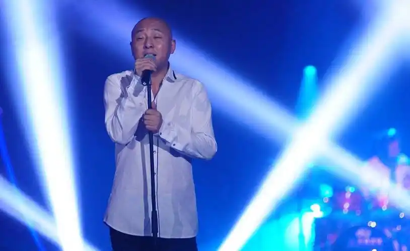 前零点乐队主唱周晓鸥,为音乐付出14年,却为何在当红时离开!