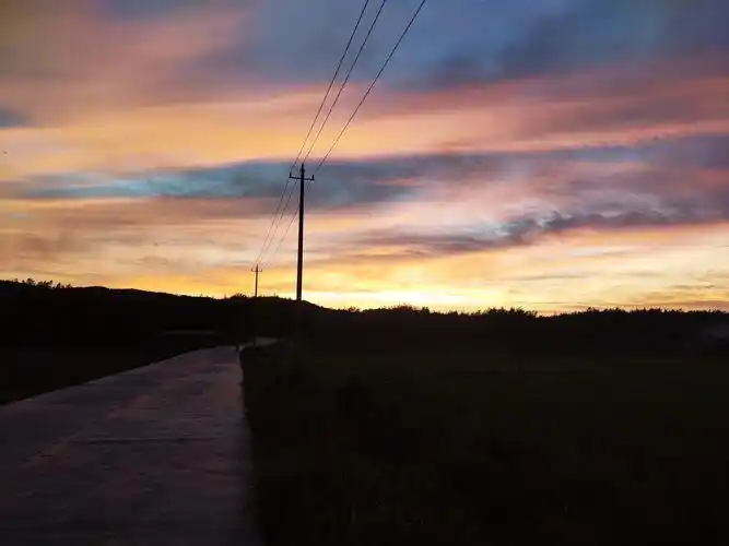 天空晚霞傍晚田野农村性感火烧云