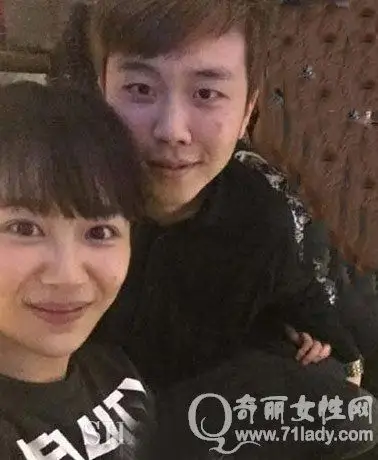 杨紫的男朋友贺鹏曝光 与富二代男友贺鹏车内亲吻并同居