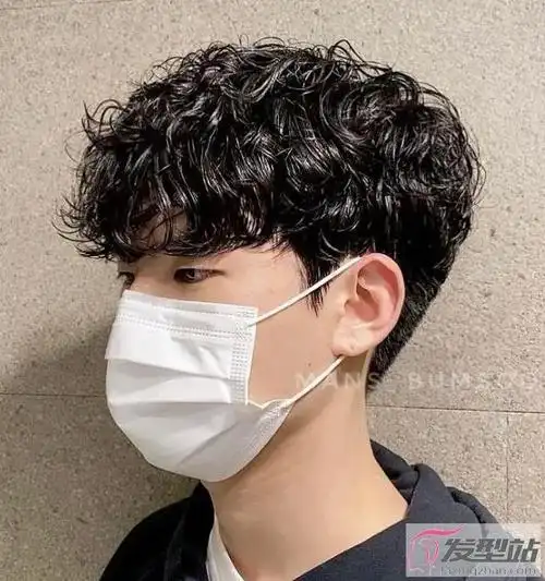 2021年最新男生发型 帅气酷炫打造时尚范_发型站_最新流行发型设计