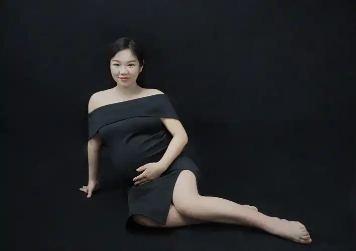 自己动手给媳妇拍孕妇照.