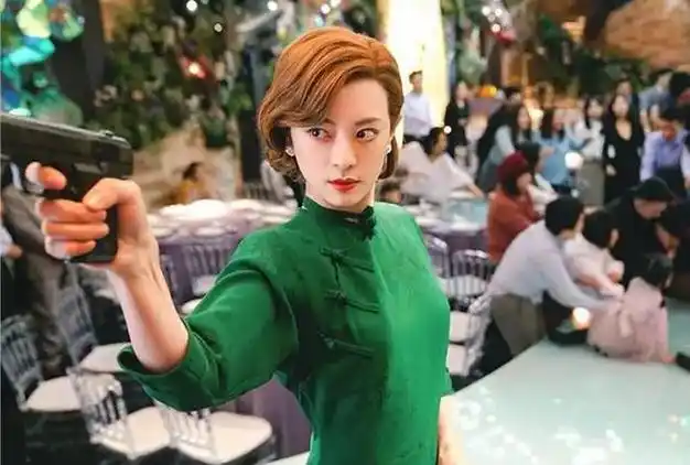 很少看孙俪穿旗袍但气质还那么惊人持枪变特工气场真强大