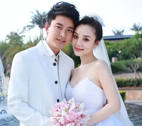 李小璐疑似擦边"佛媛",网友:她心中哪有佛,那是在撩|甜馨|李晨|网红